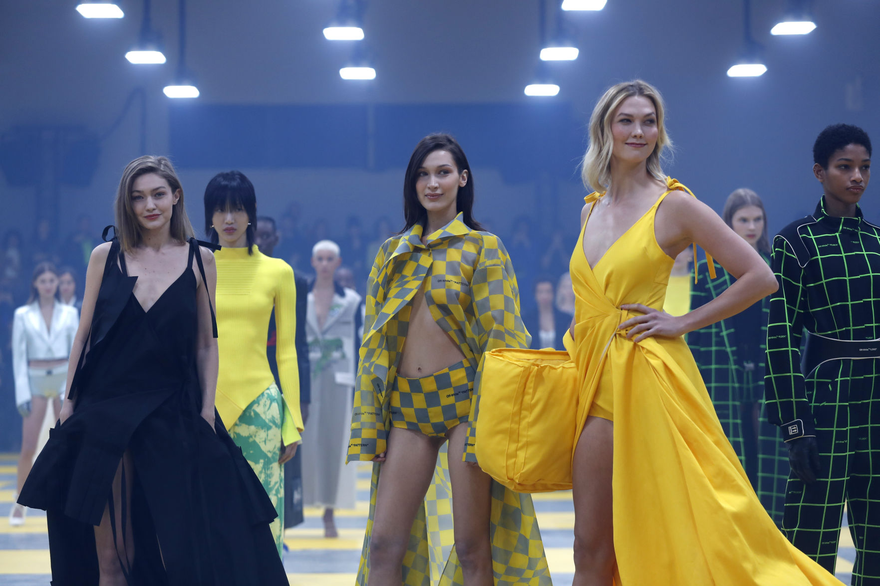 Paris Fashion 2019 F/W Off-White